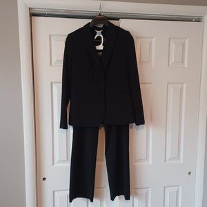 Women's Liz Claiborne Size 6T Blazer and Size 6 Black Bootcut Pants